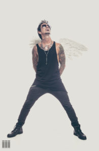 Kiss Endi - Hooligans